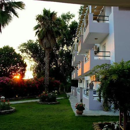 아파트 Cavos House