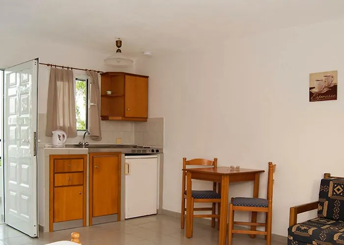 Cavos House Apartmán *